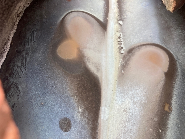 谷間の板金さらにズーム